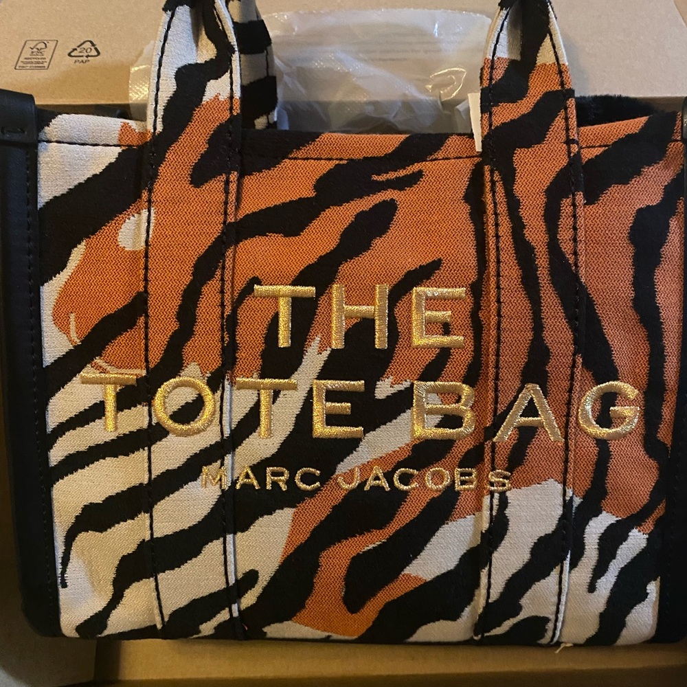 **LAST 24 HOURS** Marc Jacobs The Year of the Tiger Mini Tote Bag - Picture 5 of 15